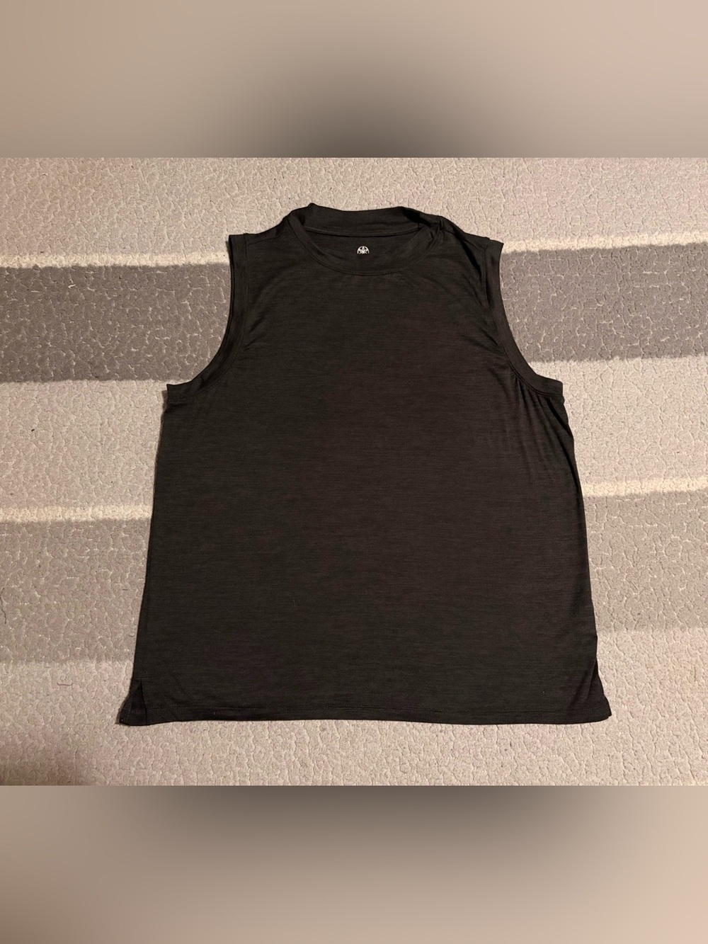 GAIAM Woman’s Size: Medium Lightweight Soft Black Sleeveless Crewneck Shirt